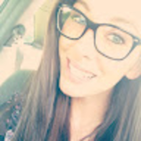 Meet your Posher, Kayla - Picture 1 of 1